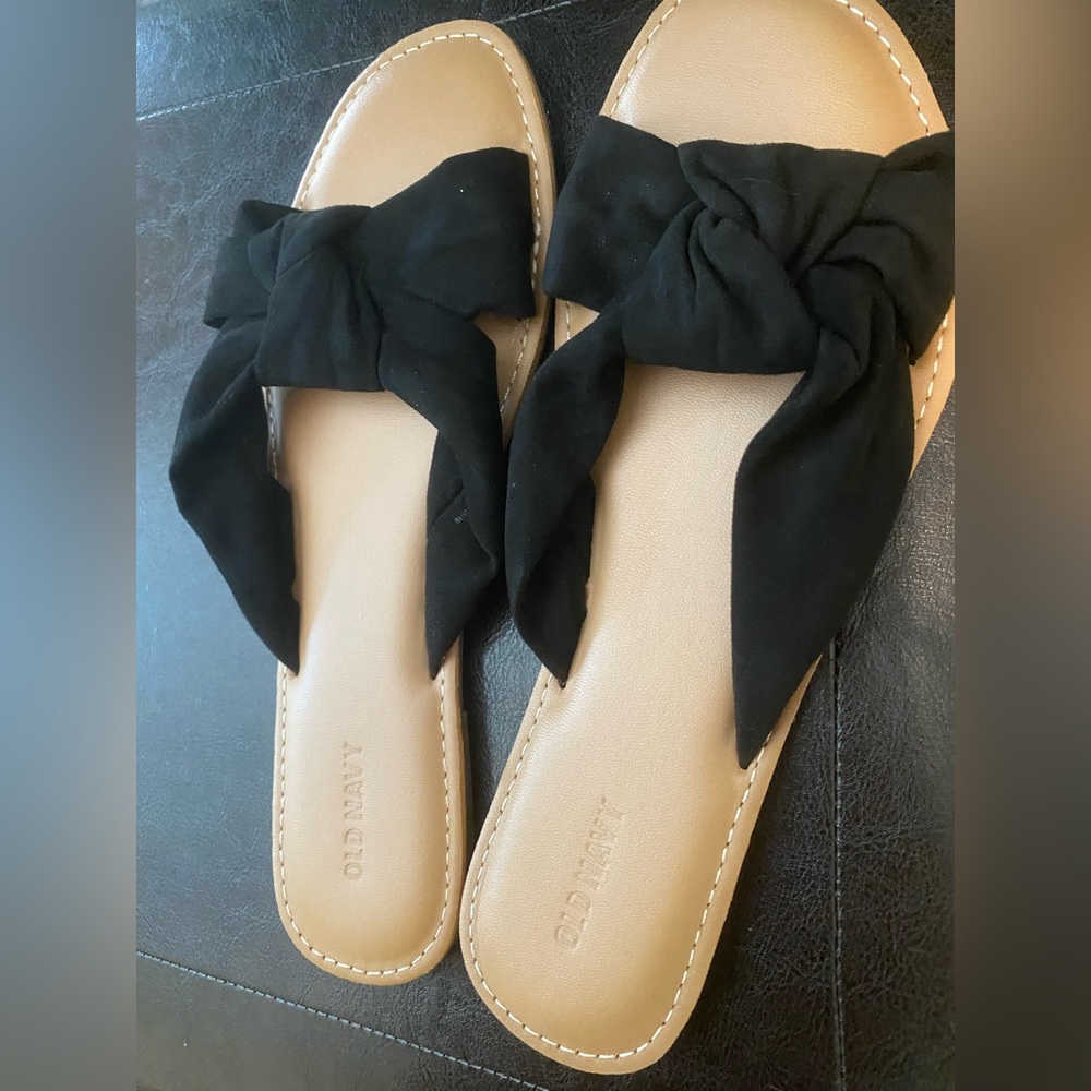 Old Navy Black and Tan Sandals with Chic Design